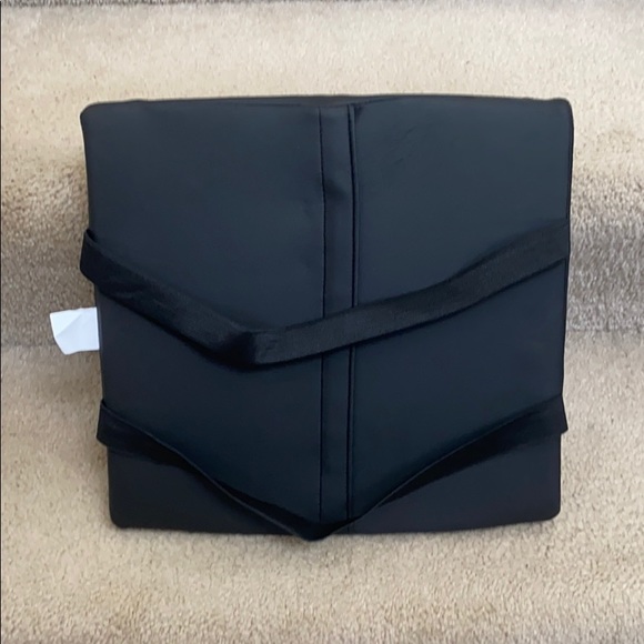 Brooklyn pillow memory foam carseat lumbar cushion - Picture 2 of 5